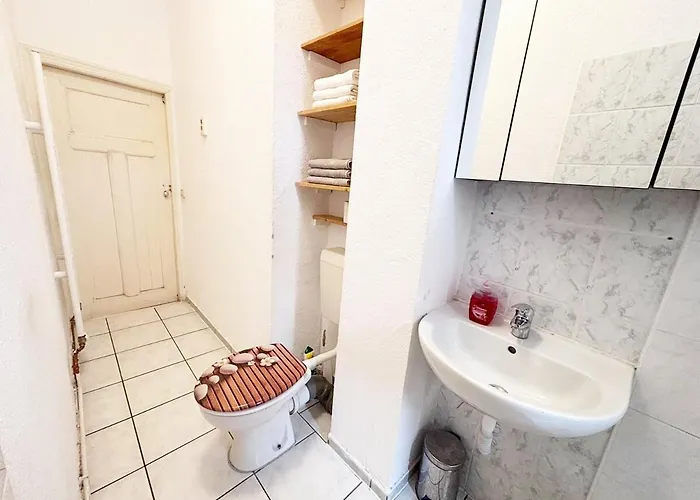 1room Flat With Kitchen Near Neukoelln & Kreuzberg Lägenhet *