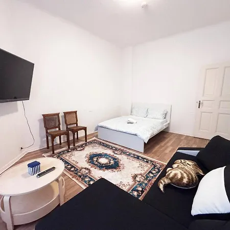 1room Flat With Kitchen Near Neukoelln & Kreuzberg شقة برلين
